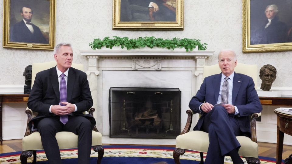 Joe Biden y Kevin McCarthy.