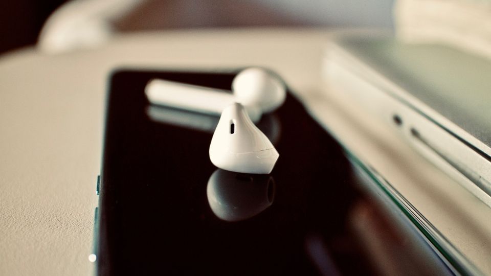 Imagen Ilustrativa: ¿Se pueden usar los Airpods en un dispositivo que no sea de Apple?
