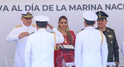 Evelyn Salgado reconoce el honor de hombres y mujeres de la Marina Nacional