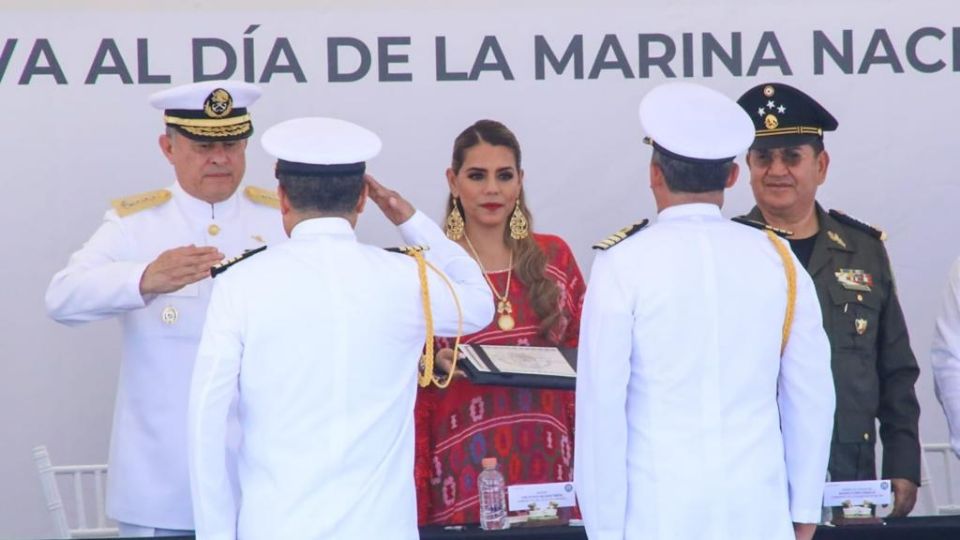 Asiste la gobernadora a la Ceremonia Conmemorativa al 81 aniversario del Día de la Marina.