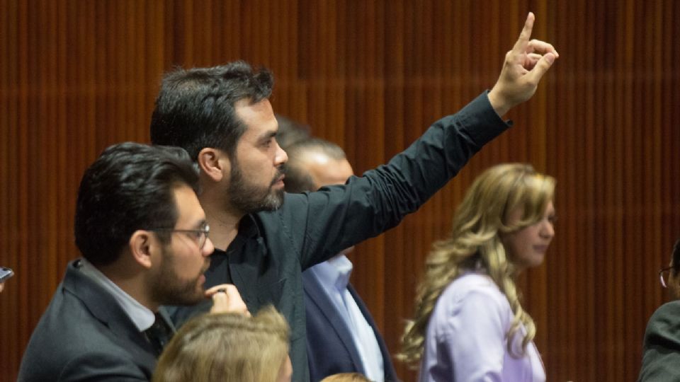 Una persona como Sheinbaum Pardo, que viola constantemente la ley, no puede ser candidata presidencial, sentencia Álvarez Máynez.