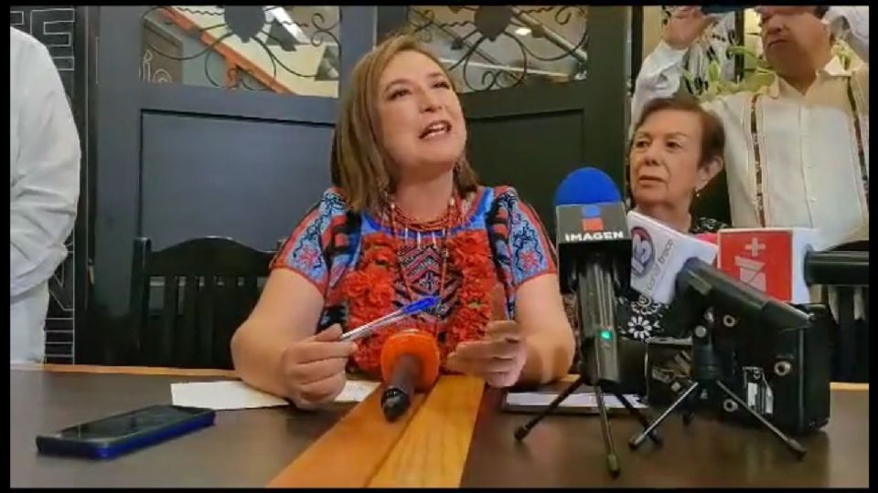 De gira por Oaxaca, la senadora dice que ante los ataques, le envía una declaración de amor al primer mandatario.