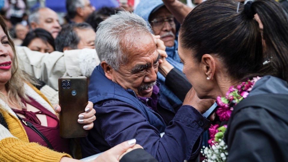 'Después de más de 90 años llegó la Cuarta Transformación a este estado ¡Qué viva Morena, qué viva Delfina Gómez y qué viva la Cuarta Transformación!', celebró Sheinbaum.