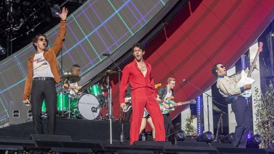 Los Jonas Brothers anuncian 50 nuevas fechas de conciertos de su gira mundial
