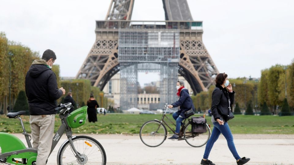 Inmediaciones de la Torre Eiffel de París.