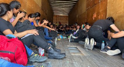Localizan a 64 migrantes abandonados dentro de caja de tráiler en Anáhuac, NL