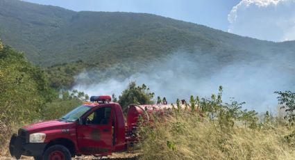 Protección Civil combate incendio en faldas del Cerro de la Silla en Guadalupe