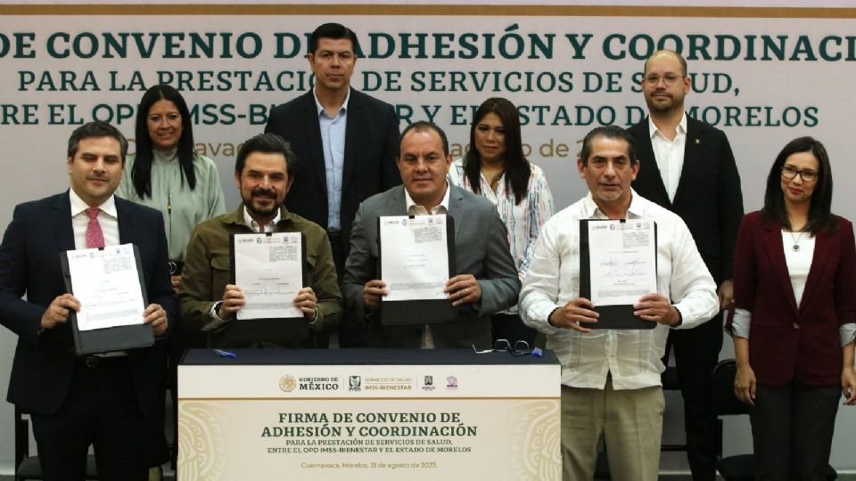 Cuauhtémoc Blanco Bravo, gobernador de Morelos, y Zoé Robledo director del Instituto Mexicano del Seguro Social, encabezaron la Firma de Convenio de Adhesión y Coordinación para la Prestación de Servicios de Salud entre el OPD IMSS-Bienestar y el Estado de Morelos.