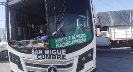 Accidente en ruta 340 pone en peligro a usuarios en Escobedo, Nuevo León