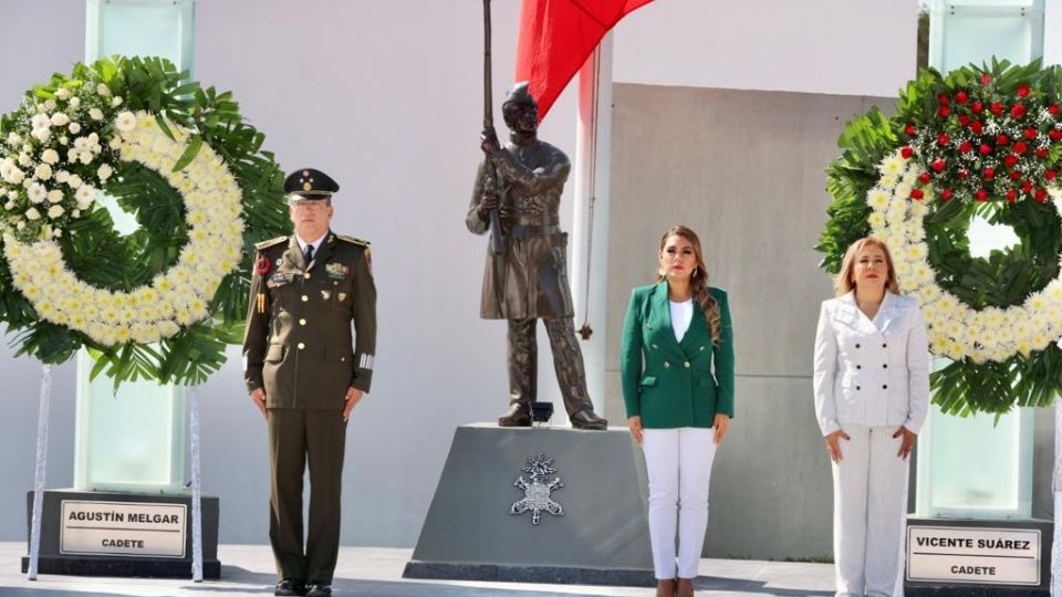 Evelyn Salgado realizó el pase de lista de honor de los Niños Héroes que ofrendaron su vida por la defensa de la Nación.