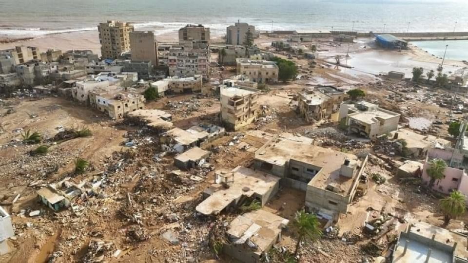 Los equipos de emergencia de Media Luna Roja responden a las devastadoras inundaciones que arrasaron el noreste de Libia y que provocaron la muerte y lesiones a un gran número de personas.