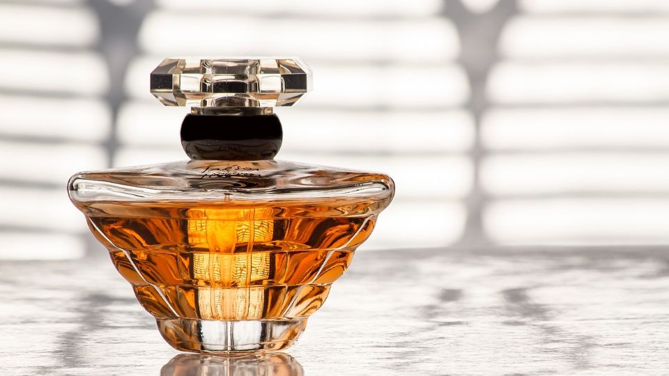 Los mejores perfumes unisex hipnóticos y con gran duración que sólo unos pocos conocen.