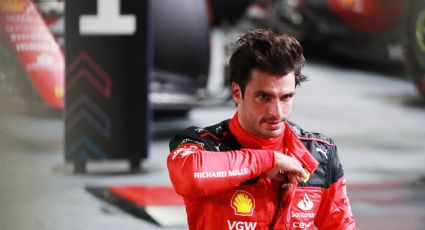 Carlos Sainz se lleva la pole en Singapur; Verstappen y Pérez fueron eliminados en la Q2