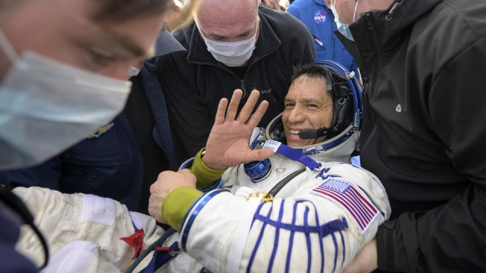 El astronauta pasó 371 días en el espacio.