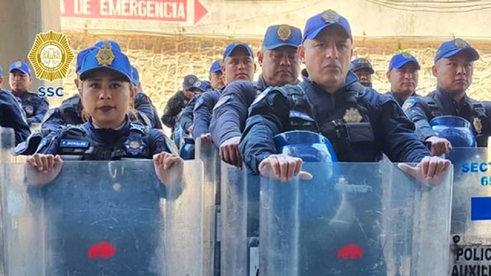 Elementos de la SSC en el Estadio Azteca.