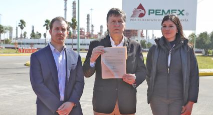 Entrega Secretaría de Medio Ambiente oficio a Refinería de Cadereyta