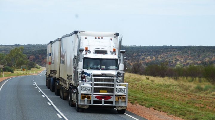 Estímulo a gasolinas aminorará impacto de conflicto en Medio Oriente: Concanaco