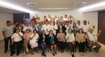 Ex alcaldes del PAN en Yucatán se suman a “Huacho” Díaz Mena