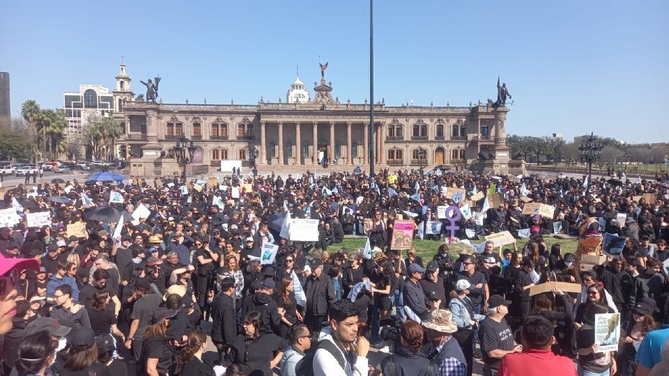 Piden cierre de refinería