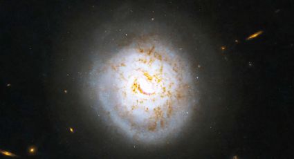 Telescopio Hubble de la NASA capta galaxia con forma de pelota de béisbol