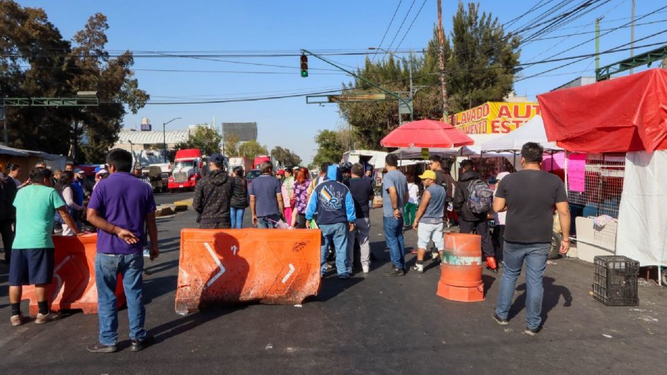 Protesta comerciantes Rojo Gómez, Iztacalco.