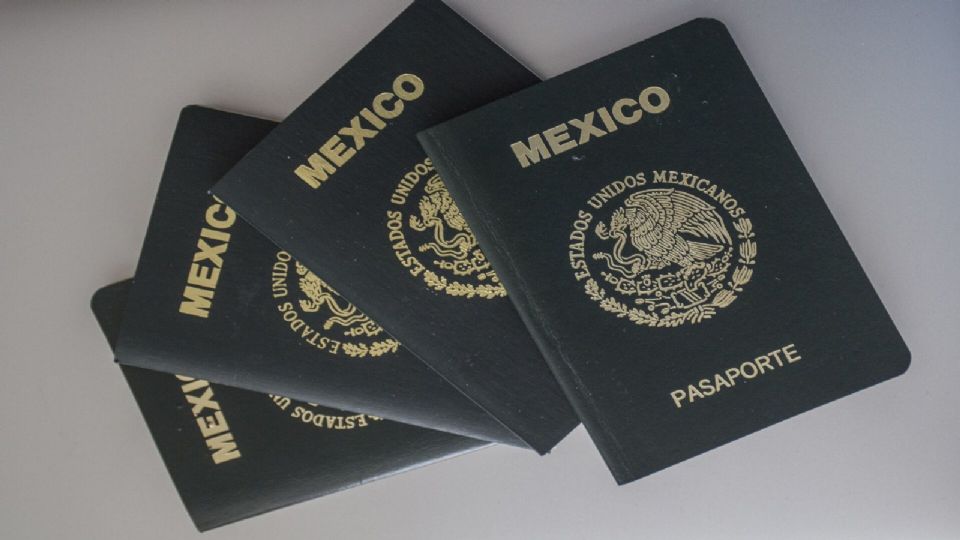 El pasaporte mexicano es el documento indispensable para viajar al extranjero y requiere ciertos pasos para su obtención.