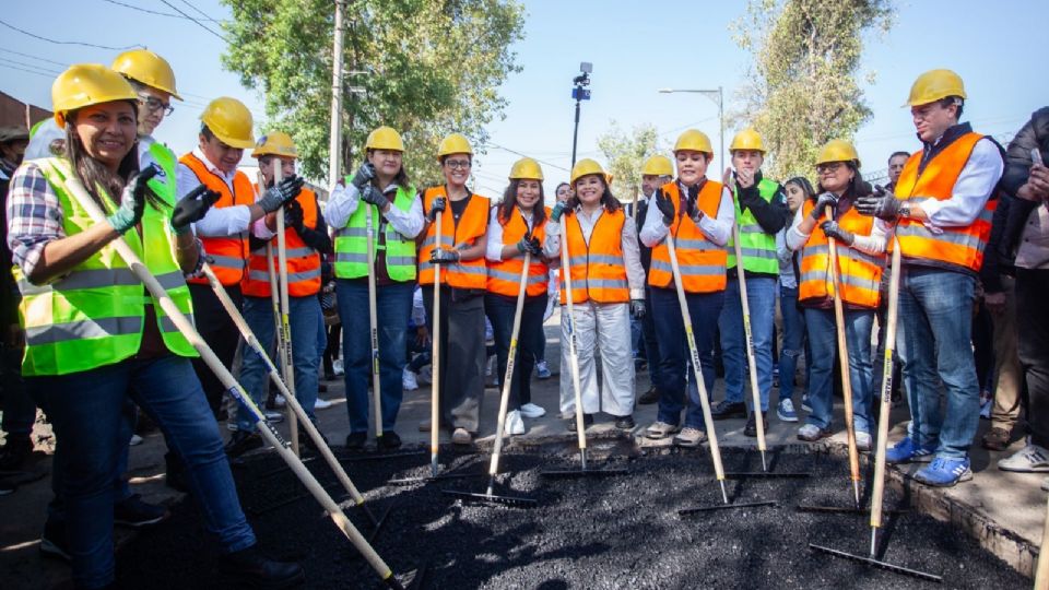 Clara Brugada, jefa de gobierno de la Ciudad acompañada de los alcaldes de la Ciudad encabezaron el arranque del programa “Manos a la obra con el programa Bachetón.