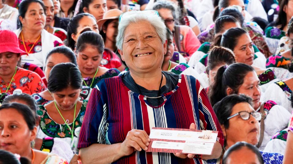 En la Pensión Mujeres Bienestar 2024 el monto a recibir es de 3 mil pesos bimestrales.