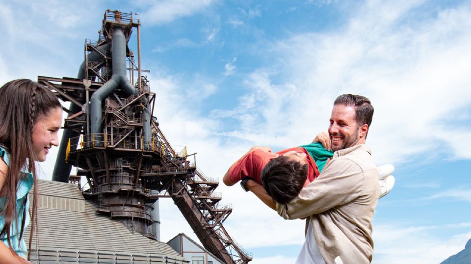 Durante los fines de semana las familias aprovechan para disfrutar de las actividades en el Parque Fundidora.