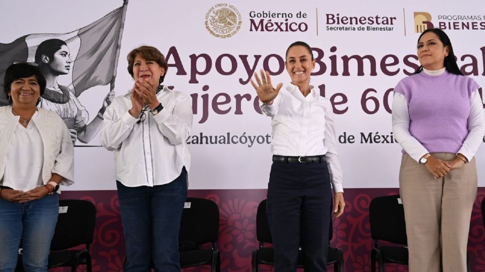 Claudia Sheinbaum, presidenta de México, encabezó la ceremonia del 'Apoyo bimestral para mujeres de 60 a 64 años' realizado en la explanada principal de Nezahualcóyotl.