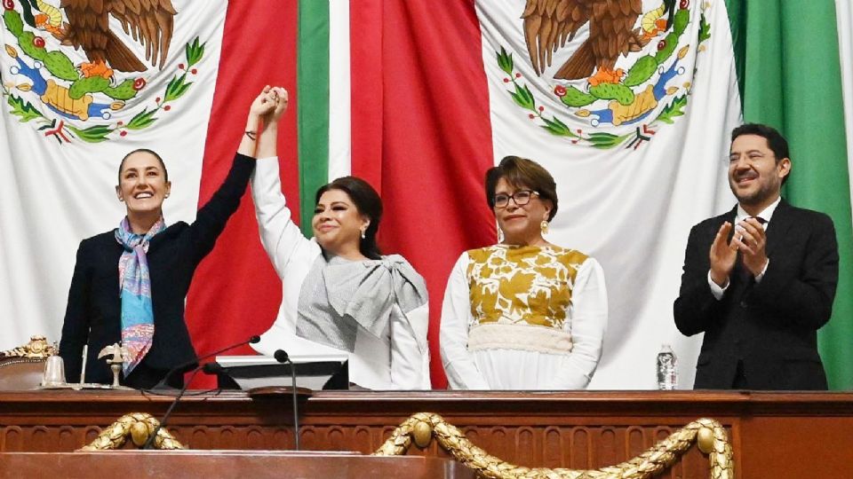 Clara Brugada toma de protesta como Jefa de Gobierno de la Ciudad de México.