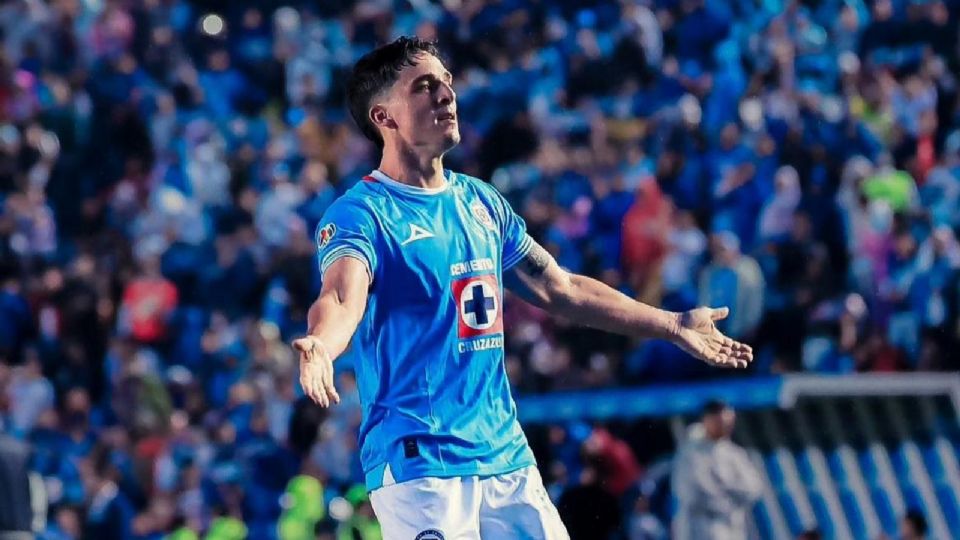 Lorenzo Faravelli está lesionado en Cruz Azul y ya se especula con su regreso a las canchas.