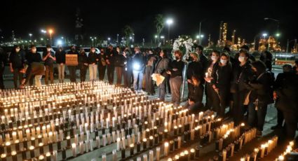 Protestan frente a refinería de Cadereyta; encienden velas por víctimas de contaminación