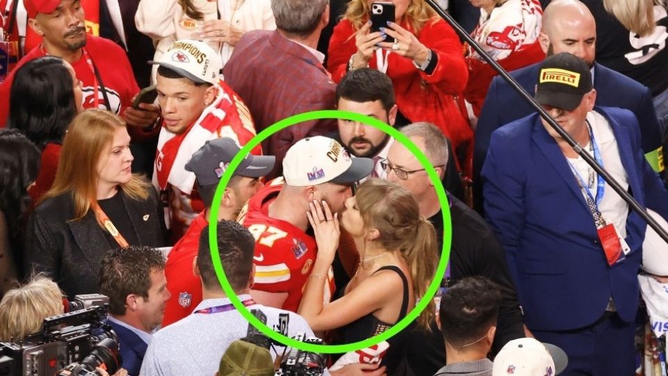 El beso entre Taylor Swift y Travis Kelce al final del Super Bowl LVIII.