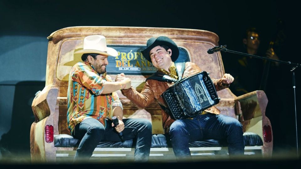 Julión Álvarez y Alfredo Olivas en Monterrey