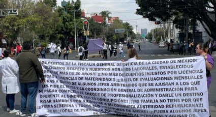 Peritos de la FGJ CDMX protestan por mejores condiciones laborales