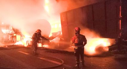 Choque provoca incendio y cierre de Autopista Saltillo-Monterrey