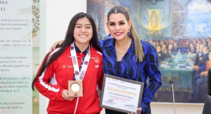 Evelyn Salgado entrega el Premio Estatal del Deporte 2023 a 5 jóvenes guerrerenses