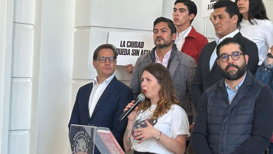 El aspirante a la Jefatura de Gobierno denunció la crisis de agua.