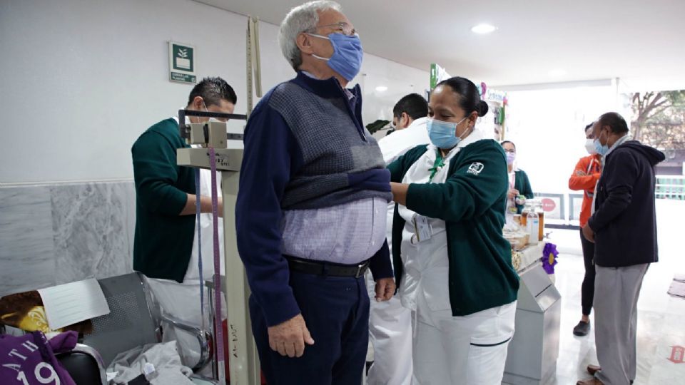 El doctor Pedro Rivera Lara, jefe de Urgencias Cardiovasculares del Hospital de Cardiología del Centro Médico Nacional Siglo XX, del Instituto Mexicano del Seguro Social (IMSS), habló sobre la aterosclerosis.
