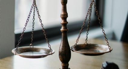 Investigación exhaustiva a juez que absolvió a agresor sexual de una menor, demandan