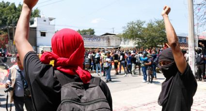 Marcha en Chilpancingo reúne a mil normalistas para exigir justicia por Yanqui Kothan