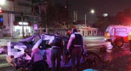 Joven muere luego de estrellarse y ser proyectado del vehículo en Monterrey