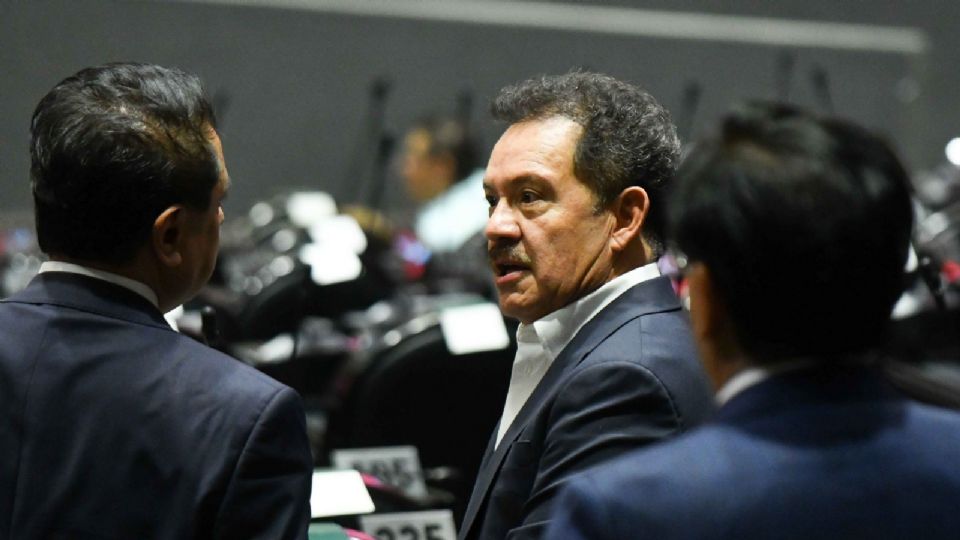 Ignacio Mier, diputado y coordinador de Morena, durante la sesión ordinaria semipresencial de la Cámara de Diputados.