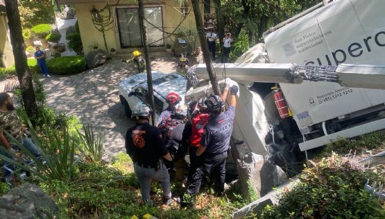 Camión de basura se queda sin frenos y cae a desnivel en San Pedro