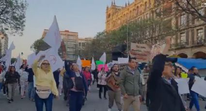 Antorchistas protestan frente a Palacio Nacional por impunidad en asesinato de sus dirigentes