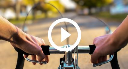 Tránsito expulsa a ciclista del Viaducto por su seguridad; incluso llevaba audífonos | VIDEO