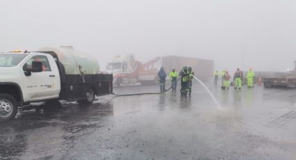 Reabren vialidad en autopista Monterrey- Saltillo tras choque e incendio de tráileres