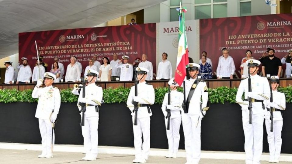 Marina conmemora el 110 Aniversario de la Gesta Heroica del 21 de abril de 1914 y realiza Jura de Bandera de las y los Cadetes de la Heroica Escuela Naval Militar.