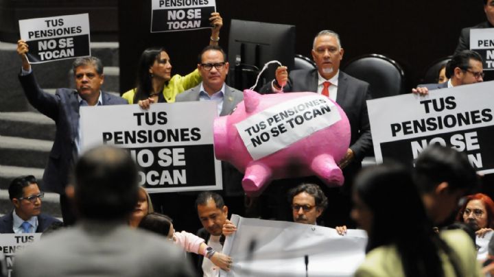 Morena impone su reforma de pensiones; hace ajustes para aclarar tope